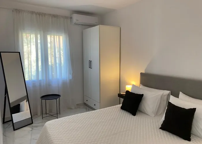 Alexandros Luxury Apartament *