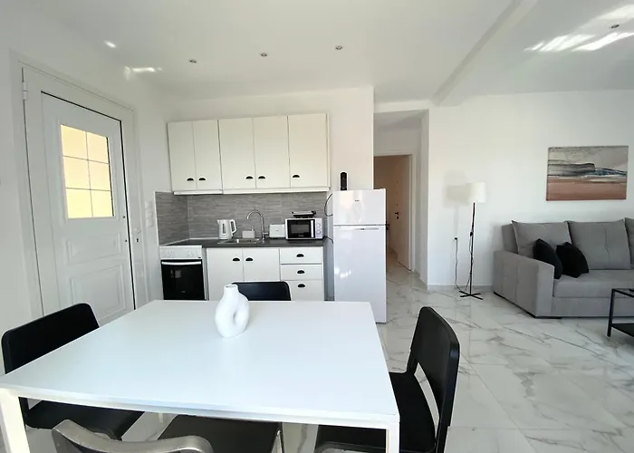 Alexandros Luxury * Glossa