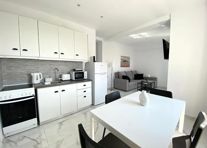 Alexandros Luxury * Glossa