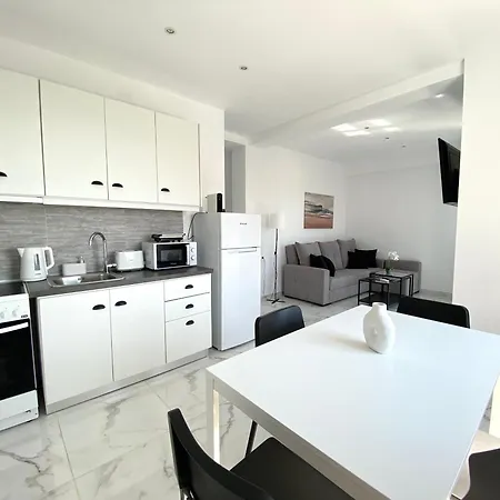 Alexandros Luxury * Glossa